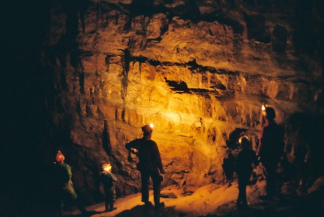  Discovery of the underground world 